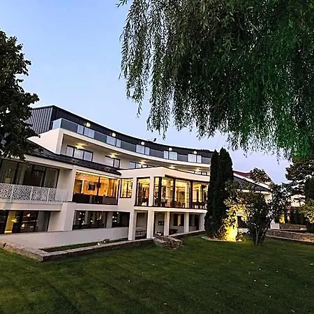 Stein Collection Otel 4*